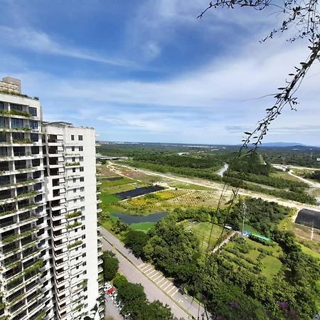 Forest City Apartment Gelang Patah Exterior photo