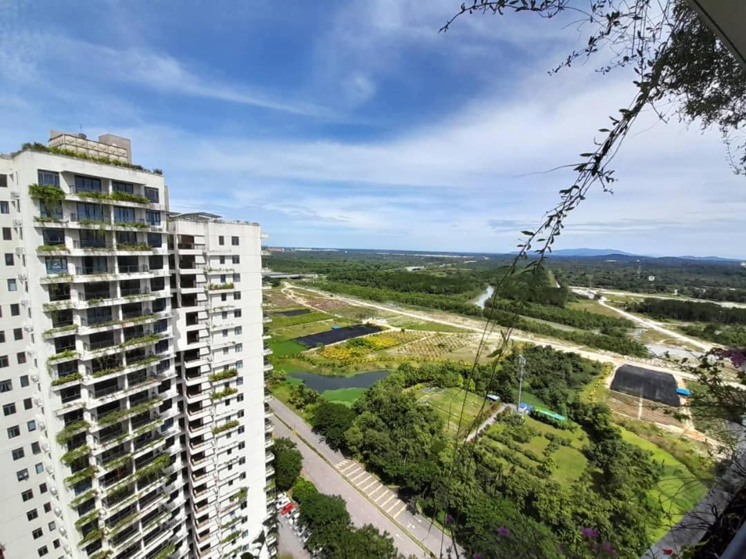 Forest City Apartment Gelang Patah Exterior photo